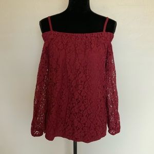 🌟NWT🌟 Off Shoulder Burgundy lace top